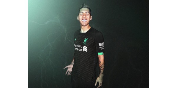 Liverpool tredje bort drakter